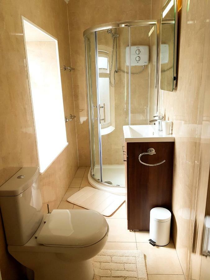 Apartamento Townhouse In Centre Of Cobh Exterior foto