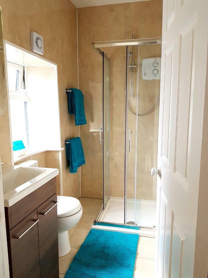 Apartamento Townhouse In Centre Of Cobh Exterior foto