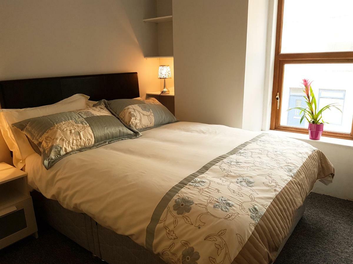 Apartamento Townhouse In Centre Of Cobh Exterior foto