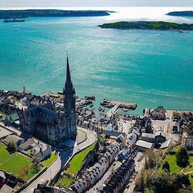 Apartamento Townhouse In Centre Of Cobh Exterior foto