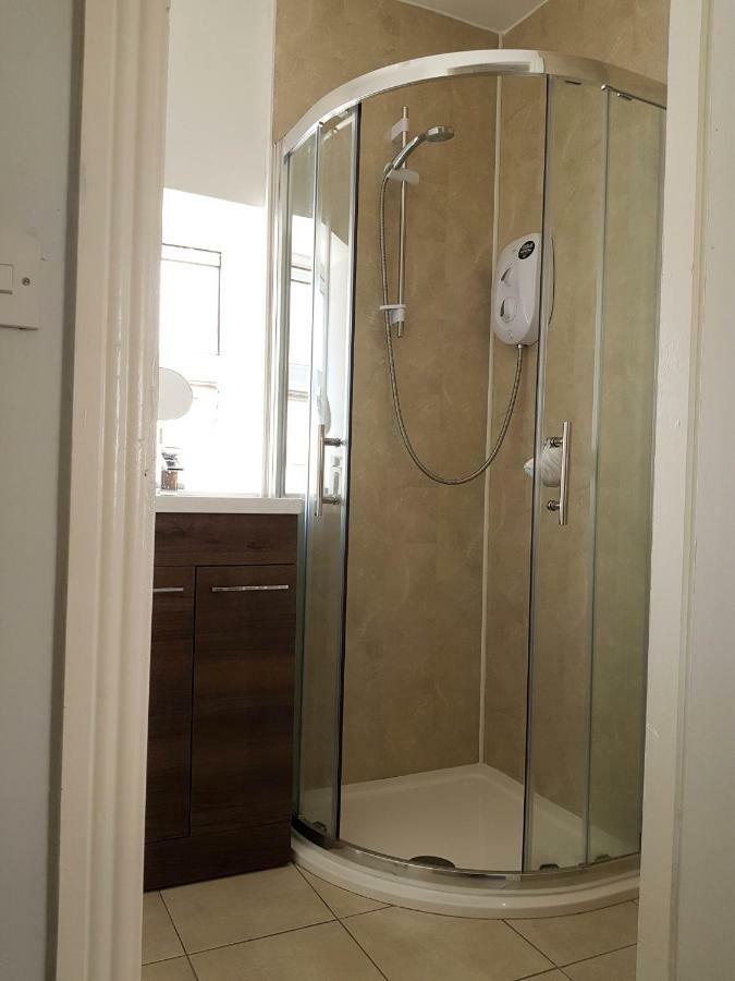 Apartamento Townhouse In Centre Of Cobh Exterior foto